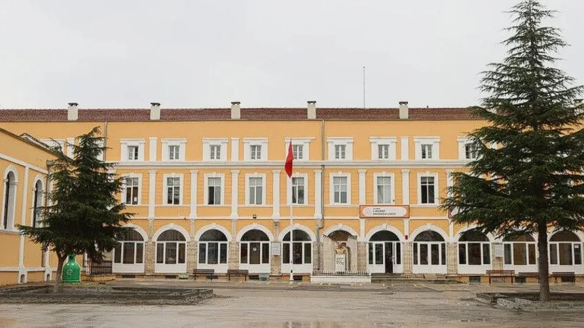 Bir dönem hastane ve tütün deposuydu: 133 yıllık bina şimdi öğrencilere ev sahipliği yapıyor