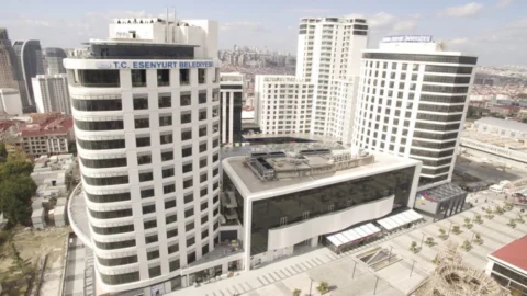 Esenyurt Belediyesi’nde ihale ve rüşvet soruşturması: Başkan Yardımcısı dahil 9 kişi tutuklandı