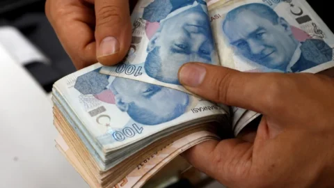 Türkiye ekonomisi için 2027 hedefleri: Büyüme hızlanacak, enflasyon gerileyecek